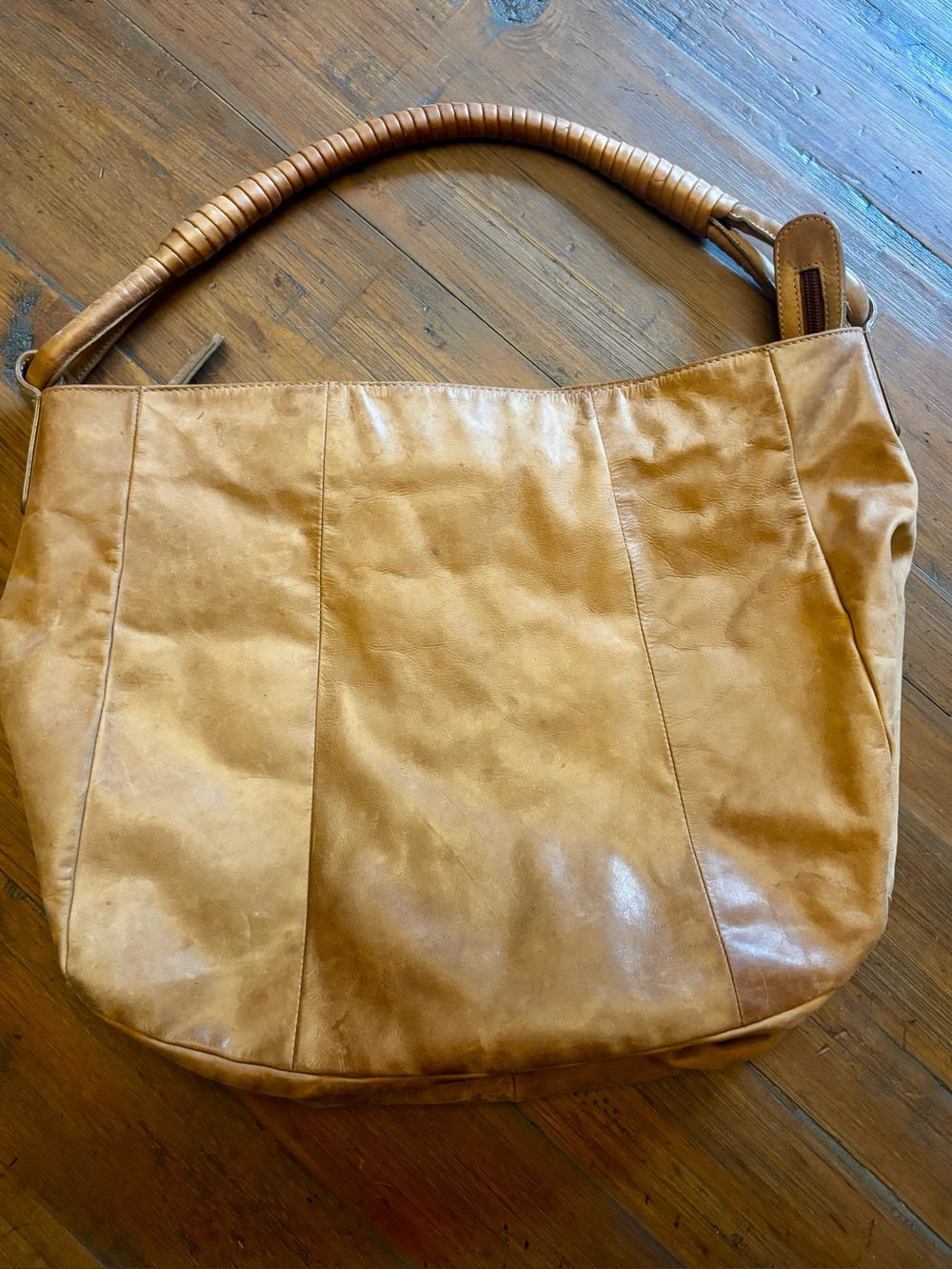 ili New York Genuine Leather Hobo Shoulder Bag Slouchy Toffee Camel Vintage